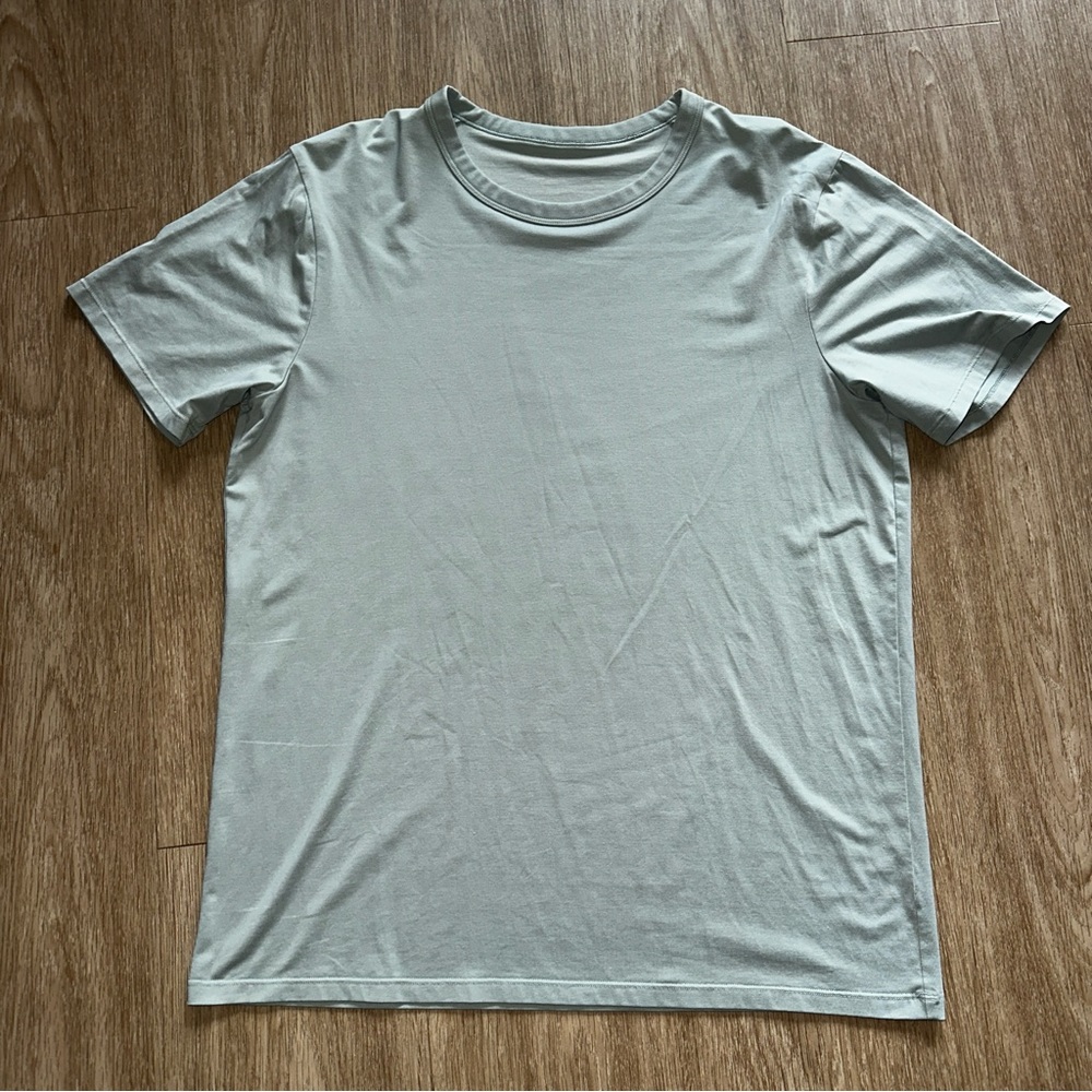 Lululemon Fundamental Tee Short Sleeve Shirt
